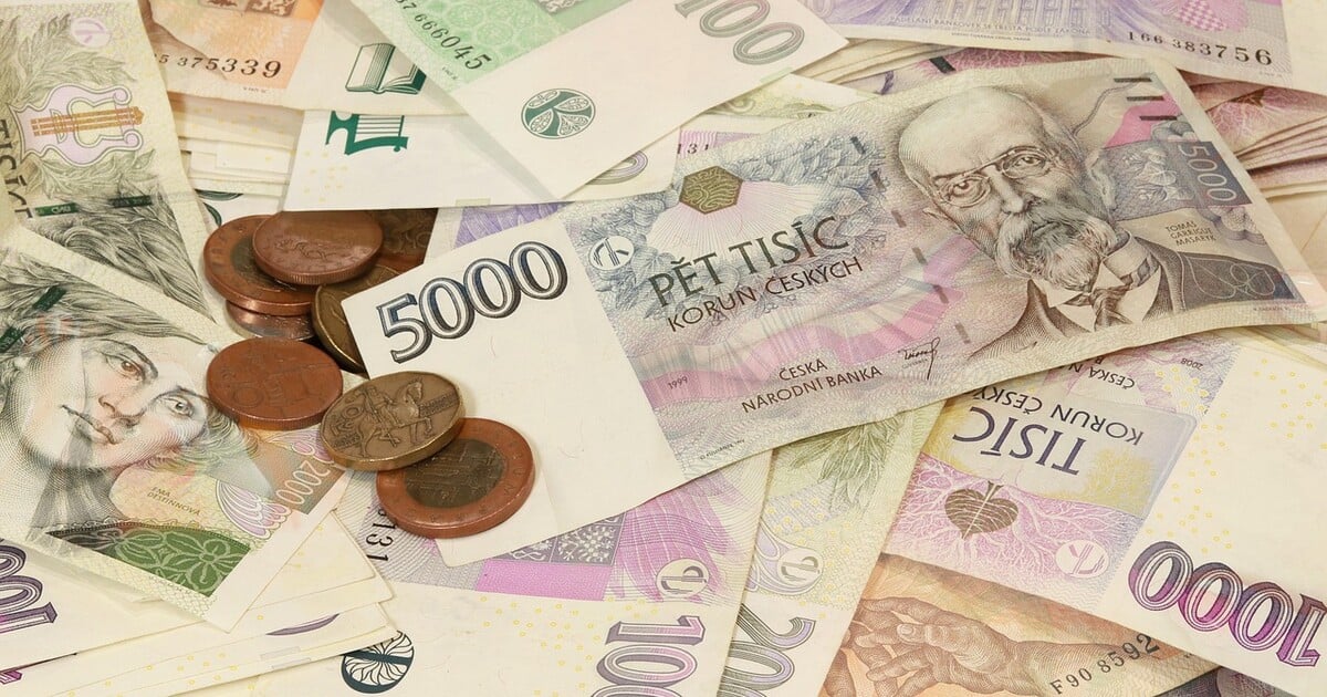 Neobvyklá štědrost v Praze. Zdrogovaný muž kolemjdoucímu věnoval 120 tisíc korun