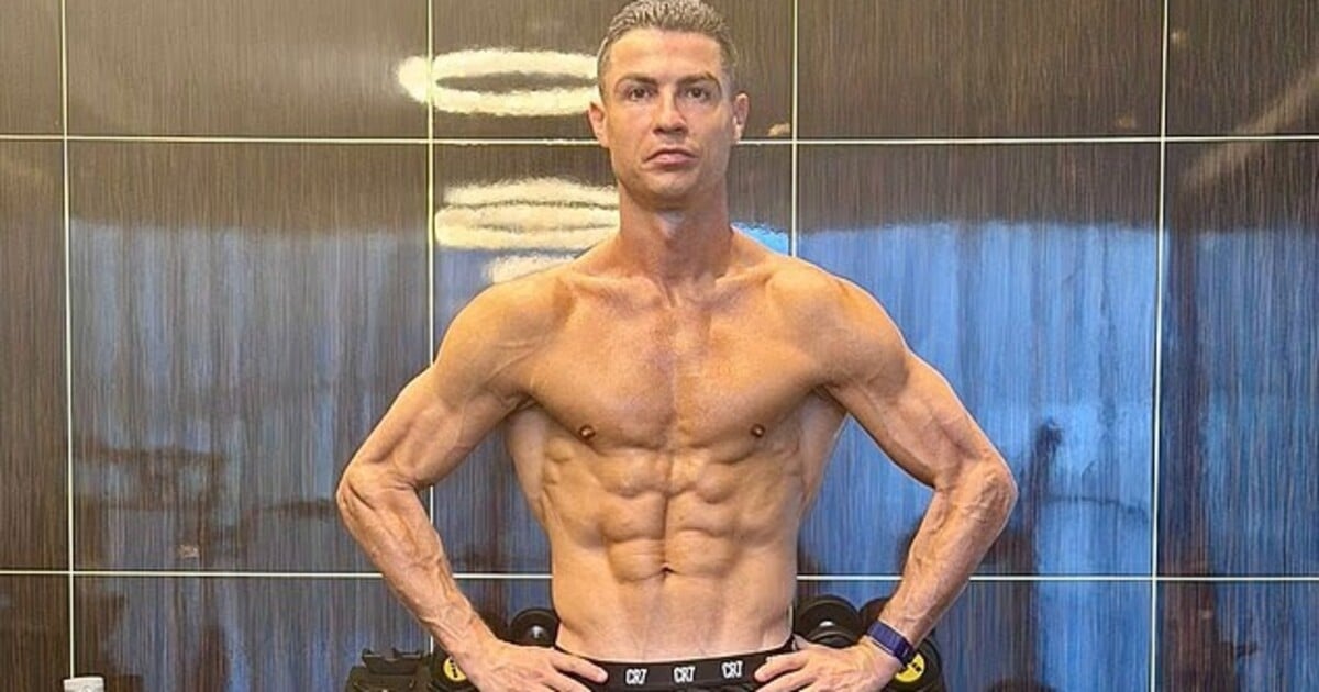 Ronaldo ukázal ve svých 40 letech extrémní formu. Fotku komentoval i Musk