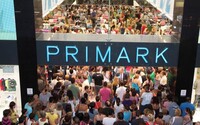 Obchodný reťazec Primark prichádza do Bratislavy. V Prahe jeho otvorenie vyvolalo šialenstvo