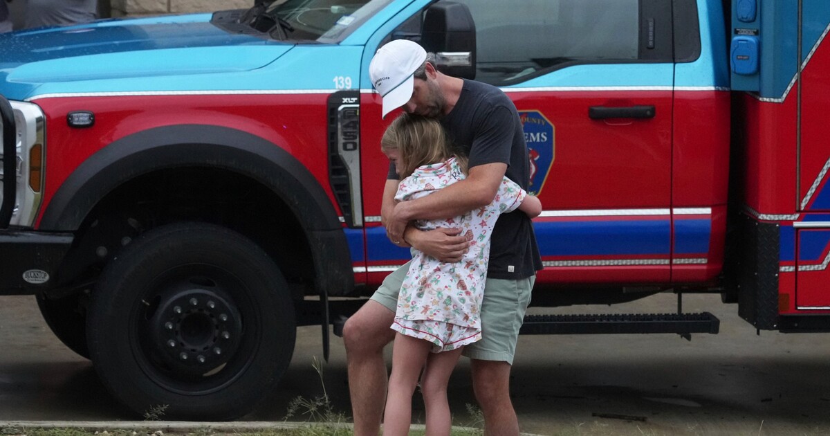 Katastrofa v USA. Záplavy v Texasu si vyžádaly nejméně 50 mrtvých, mezi oběťmi jsou i děti