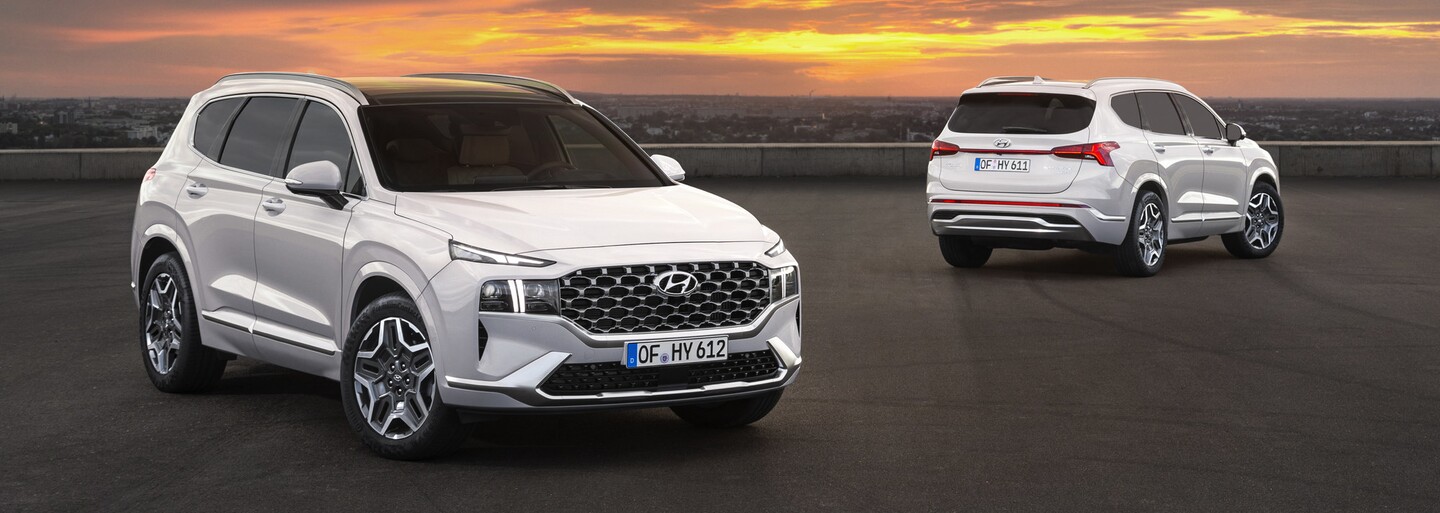 Oblíbené Santa Fe prošlo velkým faceliftem. Nová je maska, palubovka, podvozek i hybridní motory