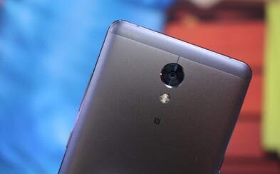 Obrovská batéria, AMOLED displej a celokovové telo. Lenovo P2 je stredná trieda s rozumnou cenou Obrovská batéria, AMOLED displej a celokovové telo. Lenovo P2 je stredná trieda s rozumnou cenou