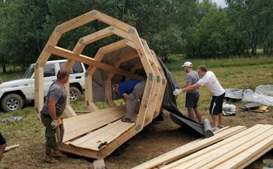 Obrovský drevený megafón pri Prešove rozohrá prírodný orchester. Netradičná atrakcia nemá v okolí Slovenska obdobu Obrovský drevený megafón pri Prešove rozohrá prírodný orchester. Netradičná atrakcia nemá v okolí Slovenska obdobu