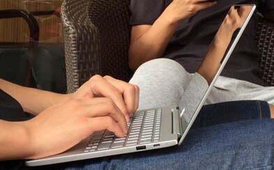 Očekávaný notebook od Xiaomi odhalil celokovové tělo ve stylu MacBooku. Známe i cenovku Očekávaný notebook od Xiaomi odhalil celokovové tělo ve stylu MacBooku. Známe i cenovku