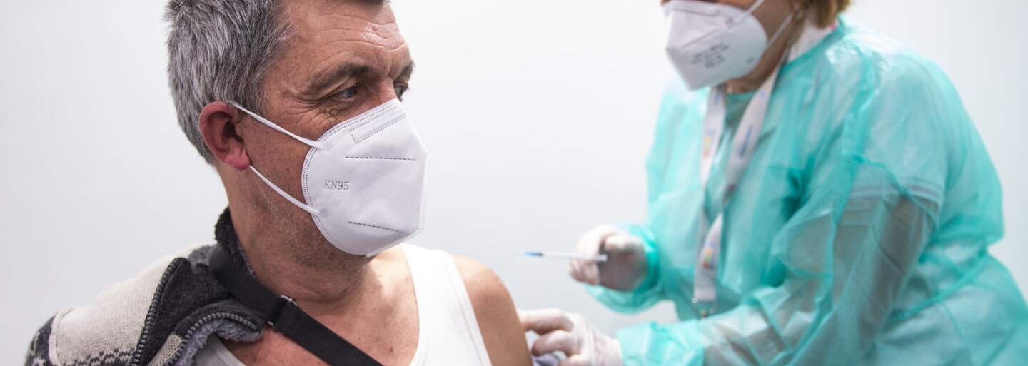 Očkování v krajích: V Praze dostalo vakcínu více než půl milionu lidí, nejméně očkovaných je ve Středočeském kraji