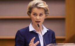 Očkování v Evropské unii začne koncem prosince. Je třeba očkovat 70 % populace, tvrdí předsedkyně Evropské komise