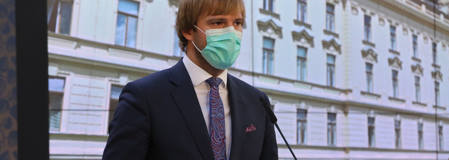 Od soboty se mění protiepidemická opatření. Změny se dotknou především cestování a nošení respirátorů