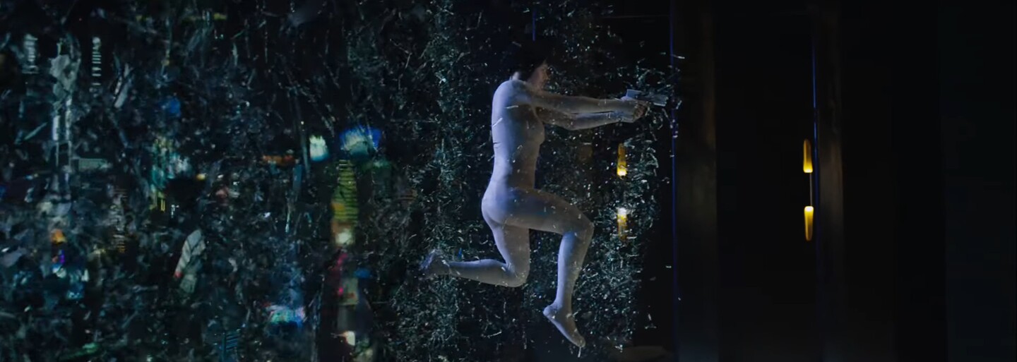 Od vizuálne dokonalého Ghost in the Shell s očarujúcou Scarlett Johansson v prvom traileri neodtrhnete oči
