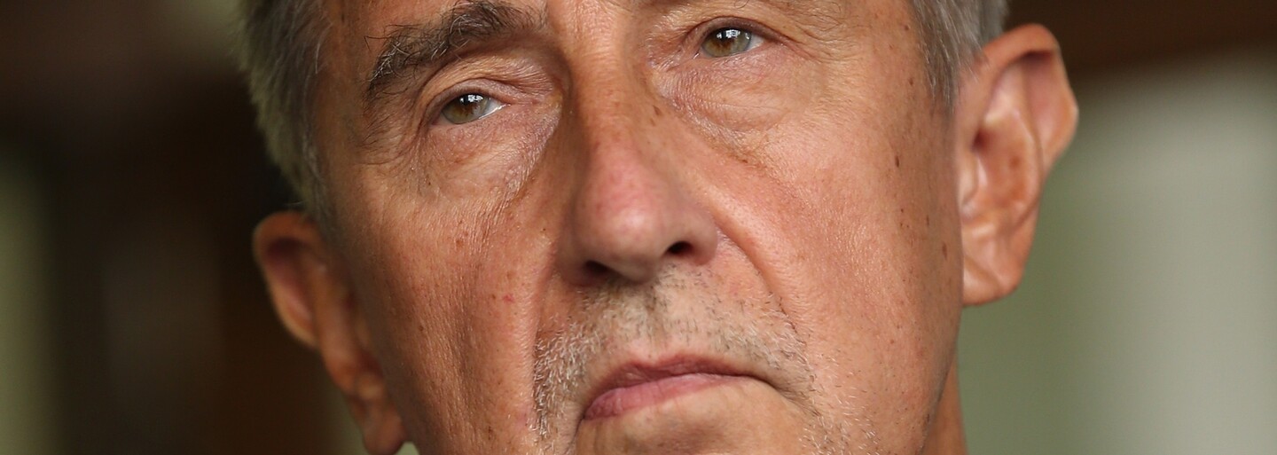 Odboráři protestovali proti důchodové reformě. Promluvil i Babiš v luxusní bundě Prada, dostává za to na sociálních sítích čočku