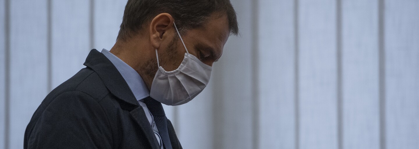 Odborníci odpovedajú: Je lepšie zatvorenie krajiny alebo celoplošné testovanie?