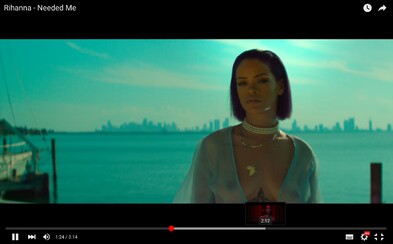 Odvážná Rihanna ukázala prsa ve videoklipu, který vypouští při příležitosti světového dne marihuany Odvážná Rihanna ukázala prsa ve videoklipu, který vypouští při příležitosti světového dne marihuany