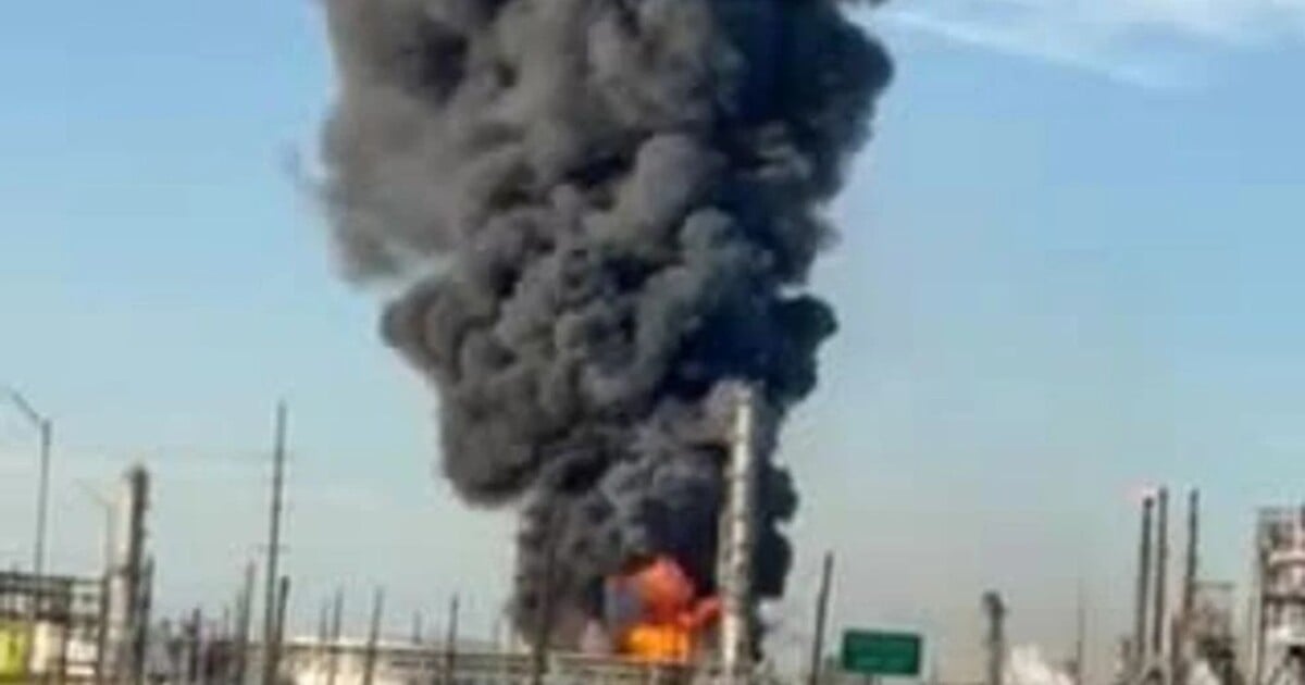 V Texasu došlo k výbuchu v ropné rafinérii, úřady nehlásí žádné zraněné