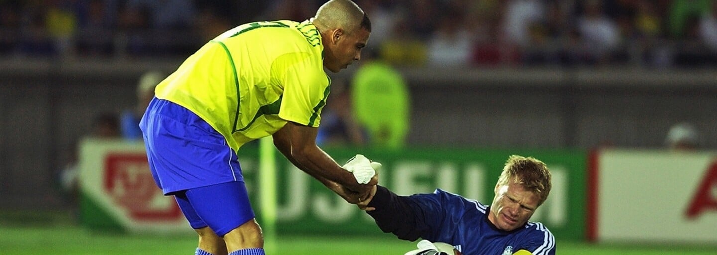 Oliver Kahn - legenda brankářského postu a svébytný fotbalista, který svým chováním vzbuzoval respekt