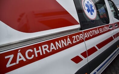 Opitý muž ukradol sanitku, naháňali ho tri policajné autá. Muži zákona museli aj strieľať Opitý muž ukradol sanitku, naháňali ho tri policajné autá. Muži zákona museli aj strieľať