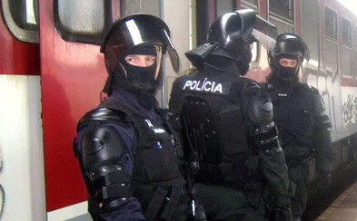 Opitý Slovák chcel zistiť, za aký čas príde polícia, tak nahlásil bombu. Hrozí mu až 5-ročné väzenie Opitý Slovák chcel zistiť, za aký čas príde polícia, tak nahlásil bombu. Hrozí mu až 5-ročné väzenie