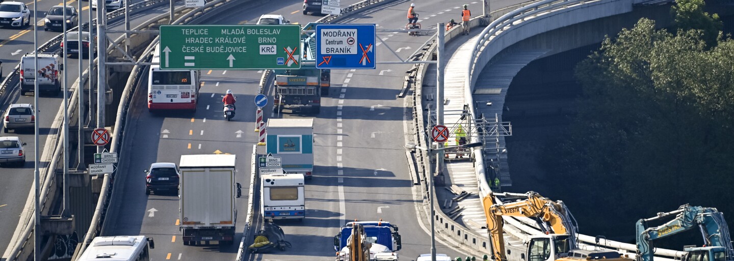 Oprava Barrandovského mostu v Praze začala, první den výrazné komplikace nepřinesl
