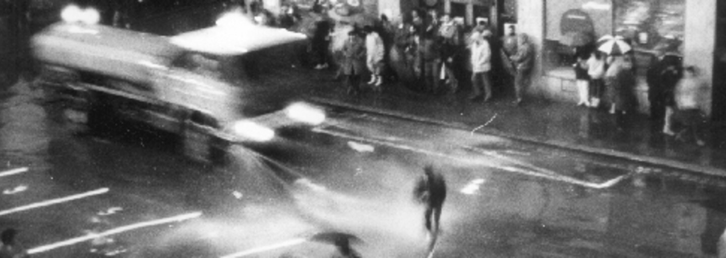 Organizátor Sviečkovej manifestácie: Ľudí polievali vodnými delami a bili obuškami, no po hodine boli víťazmi aj tak oni