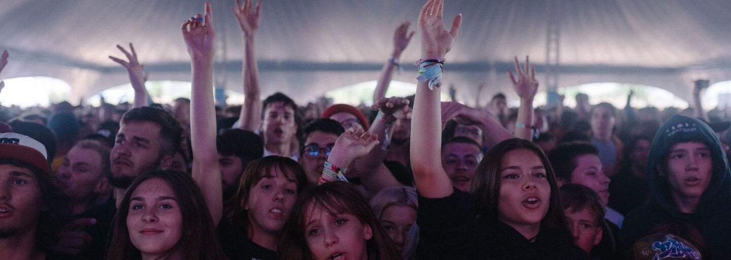 Organizátori mi za mosh pit prestrihli pásku, tvrdí návštevník Pohody 2019. Ide o nebezpečný trend alebo nevinnú zábavu?