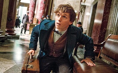 Oscarový Eddie Redmayne nahrádza Harryho Pottera v prvých záberoch pre Fantastic Beasts Oscarový Eddie Redmayne nahrádza Harryho Pottera v prvých záberoch pre Fantastic Beasts