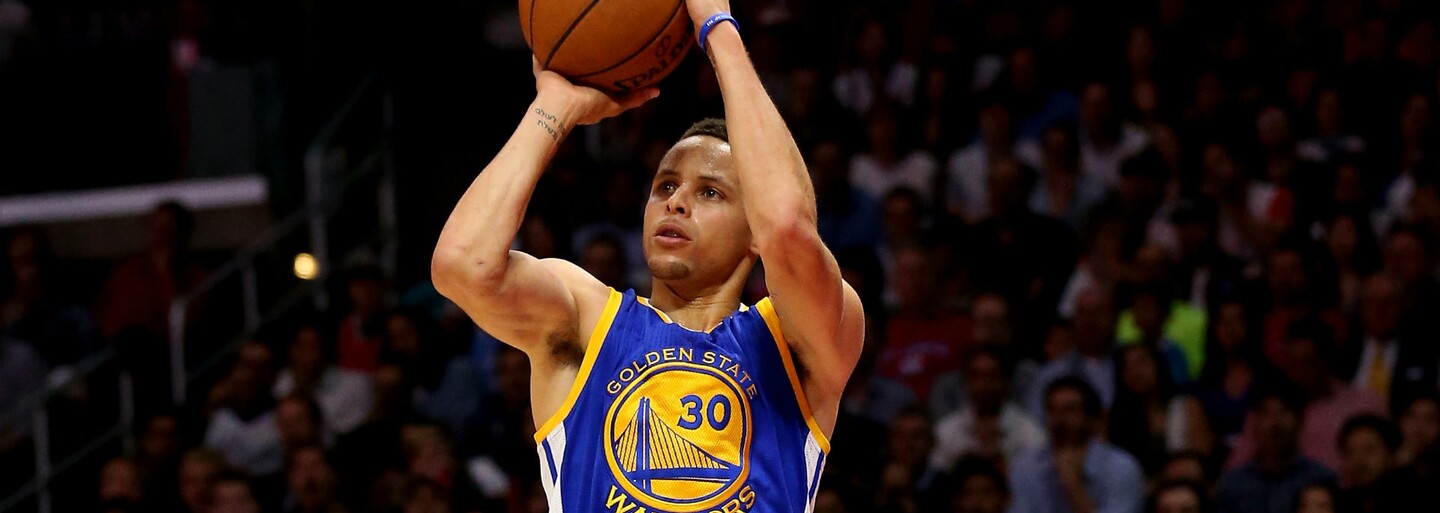 Osláv príchod tenisiek Under Armour Curry 3 na Slovensko priamo pod basketbalovým košom