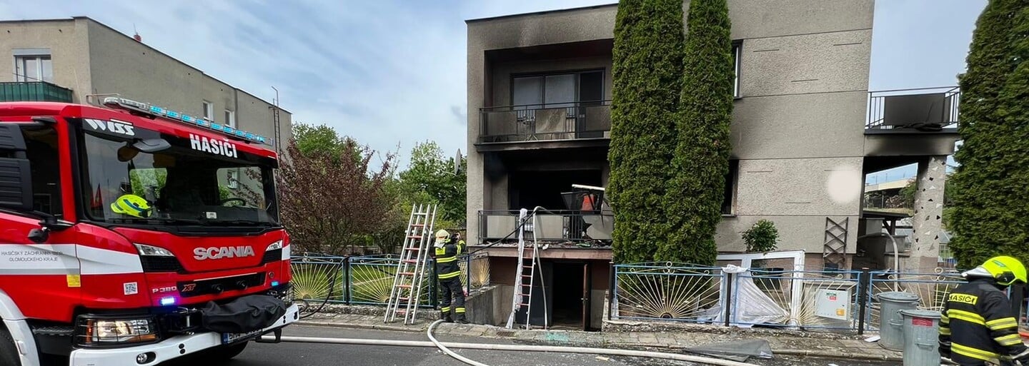 Osmdesátiletý senior z Olomoucka chtěl upálit svého vnuka. Za pokus o vraždu mu hrozí až 20 let