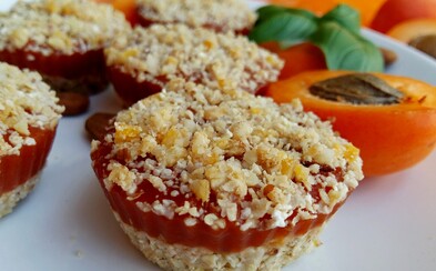 Osviežujúce raw marhuľové košíčky ako dokonalá letná pochúťka (Recept) Osviežujúce raw marhuľové košíčky ako dokonalá letná pochúťka (Recept)