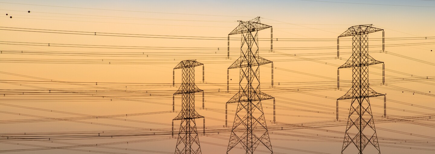 Otázky a odpovede: Elektrina na európskych trhoch prekročila hranicu 1000 EUR/MWh. Čo to znamená pre Slovensko?