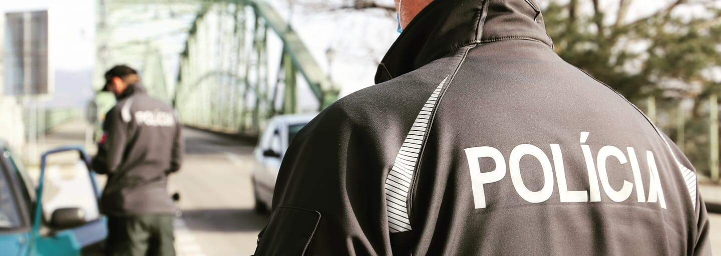 Otec agresorky, která údajně zbila 11letou dívku: Moje dcera jí pomáhala tím, že ji profackovala
