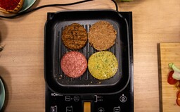 Otestovali jsme burgery s vegetariánským masem. Jedno z nich chutnalo jako opravdové hovězí