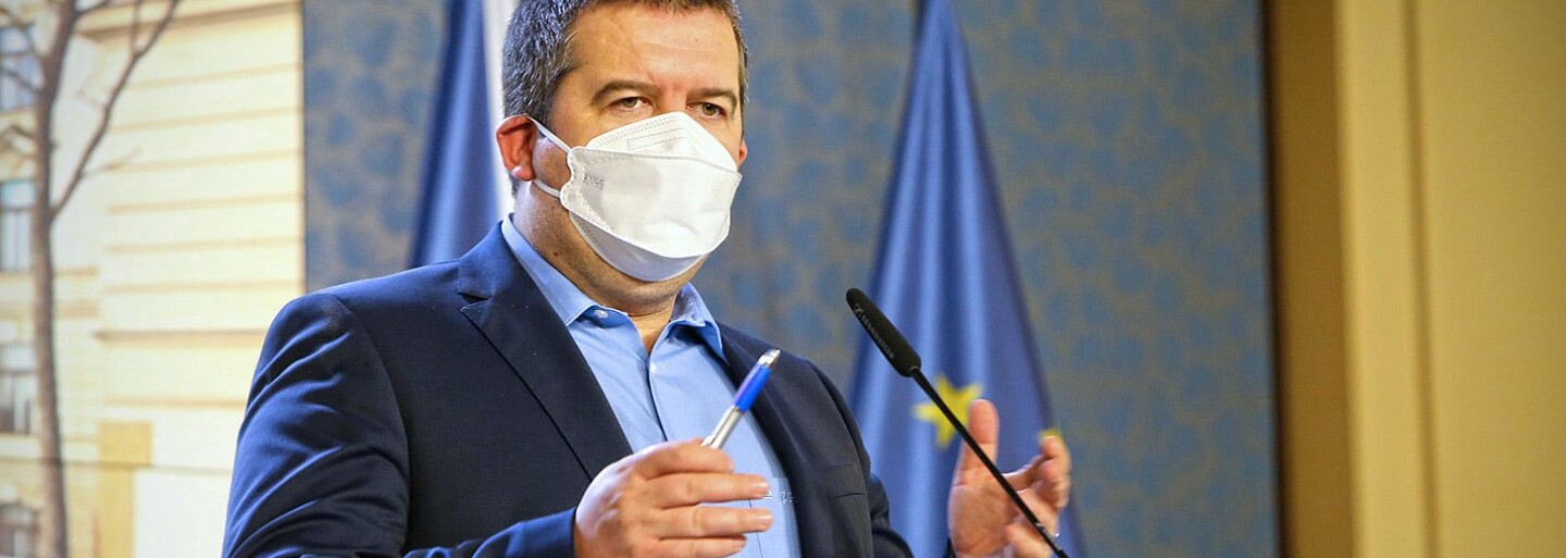 Otevření obchodů, předzahrádek a služeb by mohlo nastat už na konci dubna, domnívá se Hamáček