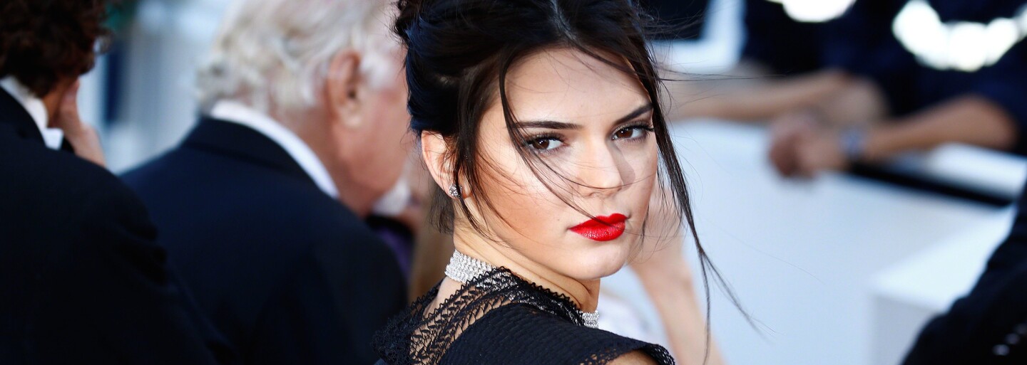 Outfity Kendall Jenner aneb poslední trendy přímo z centra módního dění