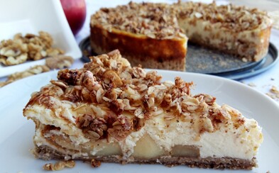 Ovesný dort s karamelizovanými jablíčky a vanilkovou nádivkou (Recept) Ovesný dort s karamelizovanými jablíčky a vanilkovou nádivkou (Recept)