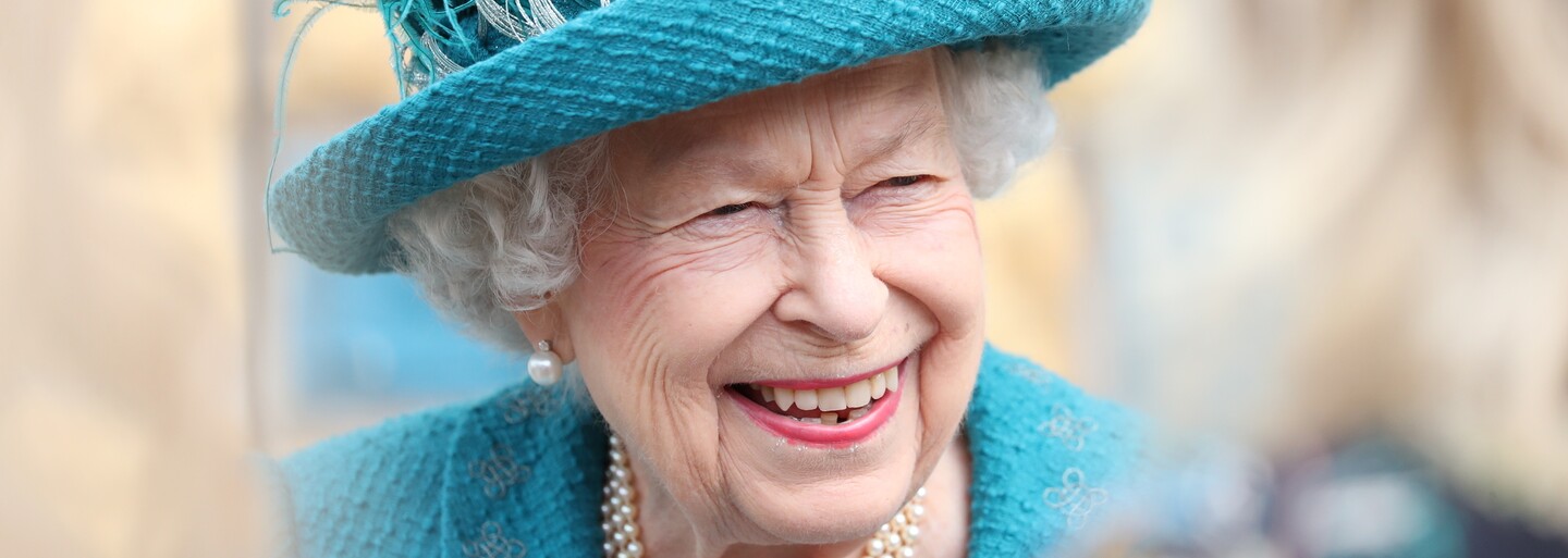 Ozbrojený muž pronikl na pozemek hradu Windsor. Britská královna tam slaví Vánoce