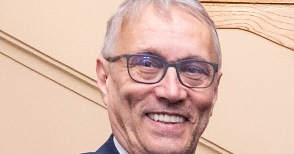 Ministr Martin Dvořák měl autonehodu. Utrpěl zlomeninu hrudní kosti