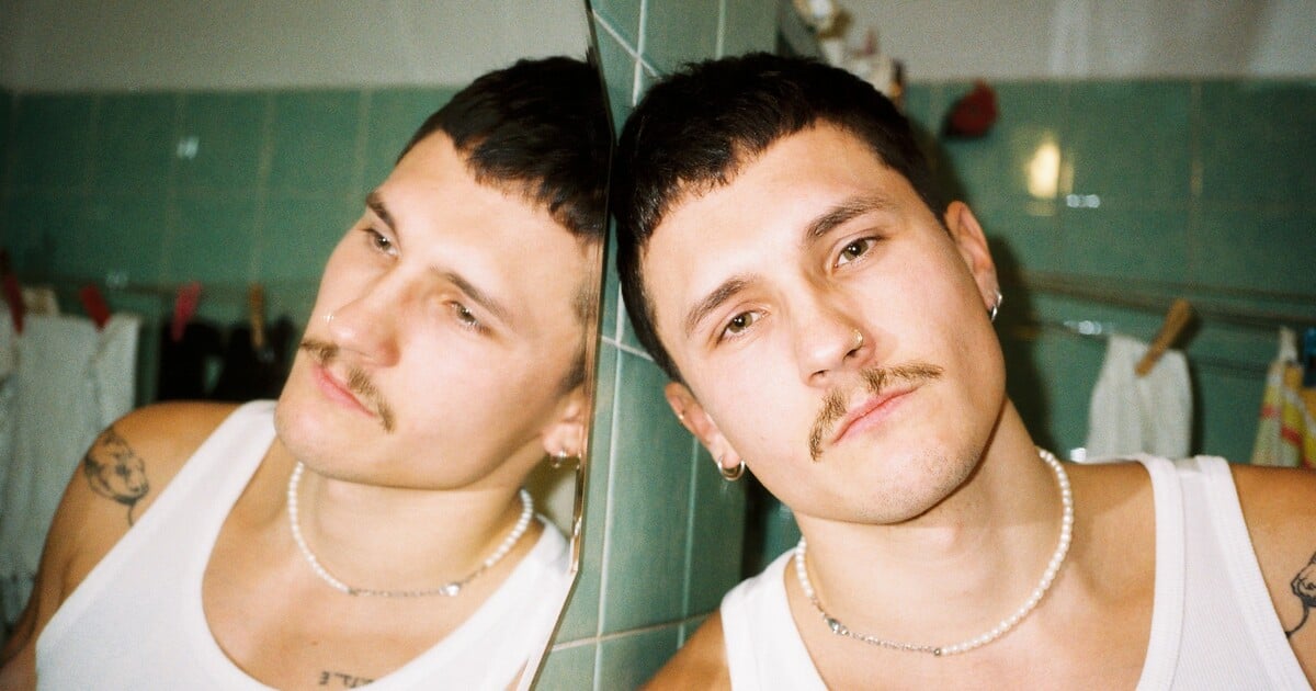 Alkoholismus, násilí i nezájem rodičů: Nový podcast dá hlas generaci, která se rozhodla uzdravit své vztahy