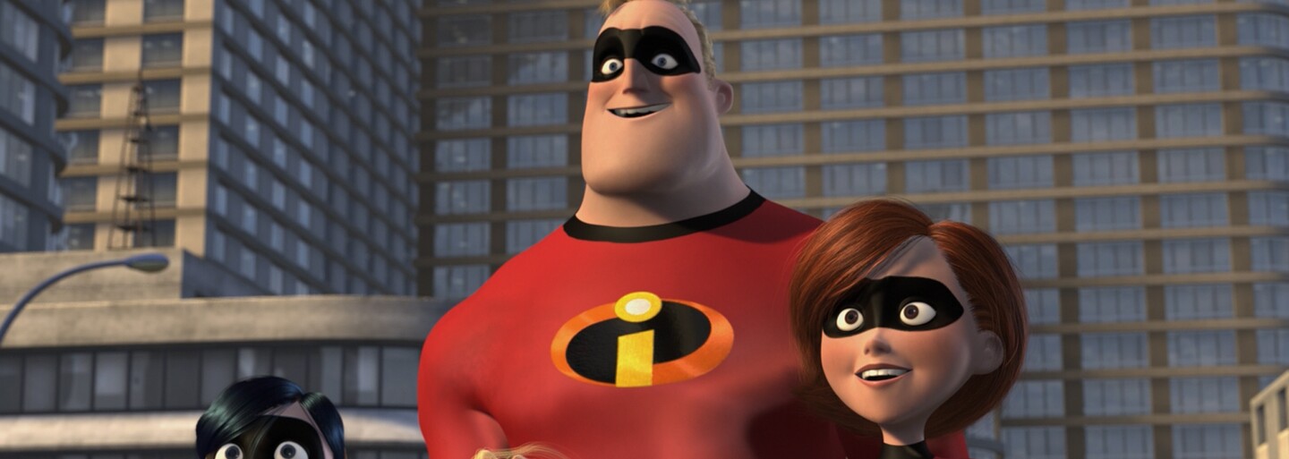 Pán Úžasný ma v prvých záberoch očakávanej pixarovky Rodinka úžasných 2 menšie problémy s nadváhou