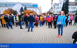 Pani na proteste vykrikovala, že jej pravdu nikdy neuvidíš v televízii. Večer sa mohla vidieť v TA3