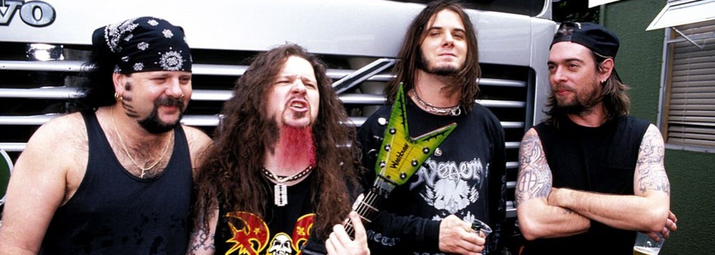 Pantera: Gitaristu zavraždil psychopat priamo na pódiu, spevák zažil zástavu srdca na niekoľko minút po predávkovaní heroínom