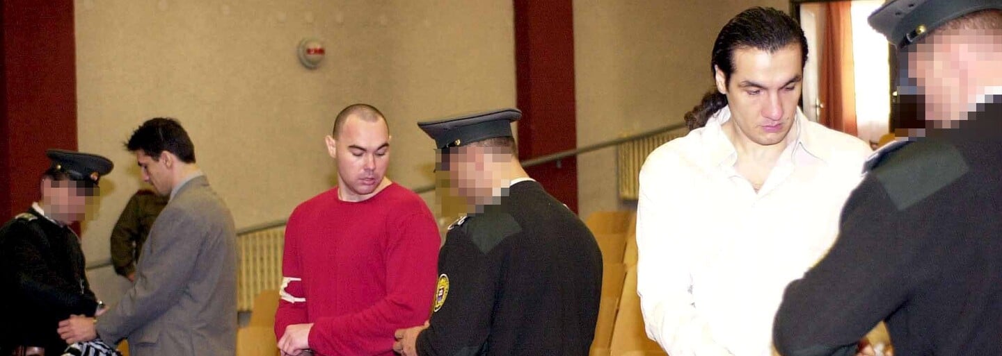 Pápayovci vraždili biele kone a na ulici mlátili okoloidúcich. Policajti mafiánov zdravili a radšej sa pozerali bokom