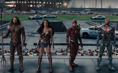 Paradémoni se snaží podrobit si naši planetu, ale Justice League to nemůže nechat bez odezvy. DC hrdinové vedení Batmanem vyrážejí do boje Paradémoni se snaží podrobit si naši planetu, ale Justice League to nemůže nechat bez odezvy. DC hrdinové vedení Batmanem vyrážejí do boje