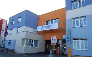 Pardubická nemocnice neotestovala pacienta s covidem-19, za tři dny zemřel Pardubická nemocnice neotestovala pacienta s covidem-19, za tři dny zemřel