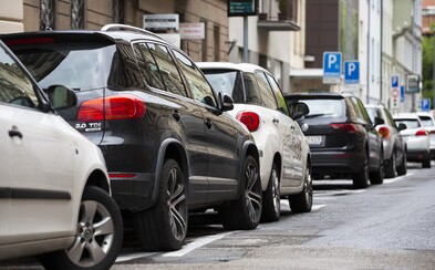 Parkovaciu politku zavádza už aj Bratislava - Nové Mesto. Ľudia, ktorí tam nemajú trvalý pobyt, večer nezaparkujú Parkovaciu politku zavádza už aj Bratislava - Nové Mesto. Ľudia, ktorí tam nemajú trvalý pobyt, večer nezaparkujú