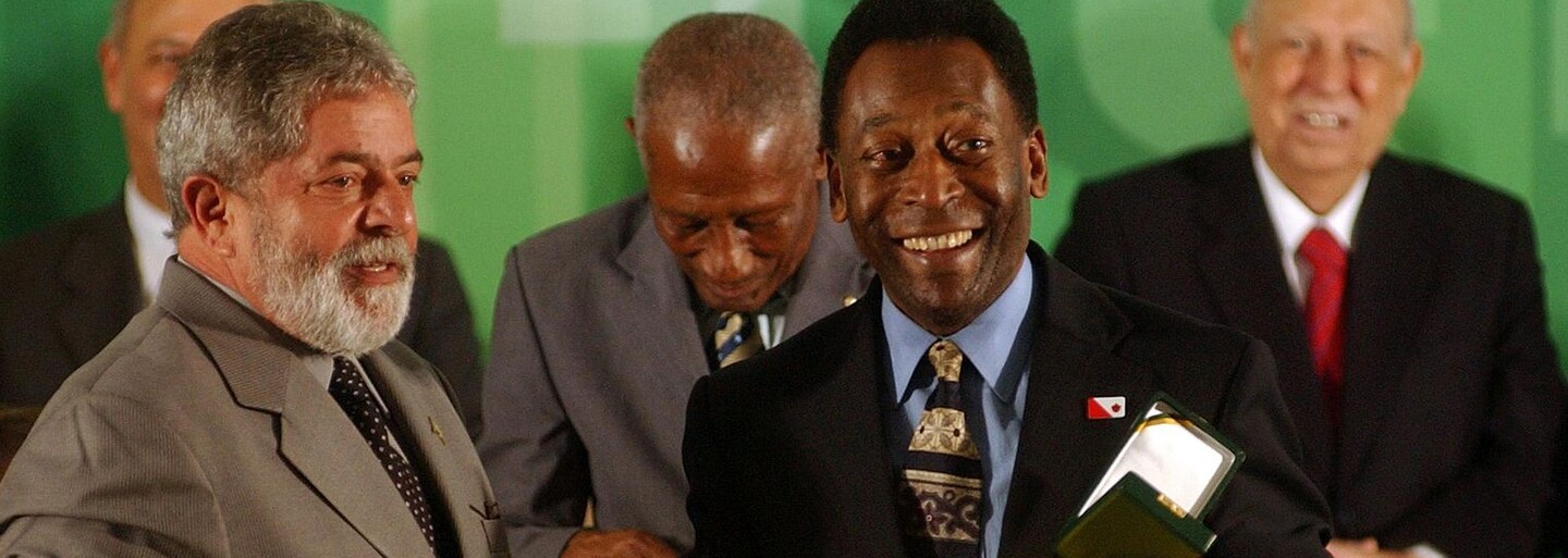 Pelé, jedna z největších legend fotbalu, je v nemocnici. Kvůli rakovině tlustého střeva podstupuje chemoterapii