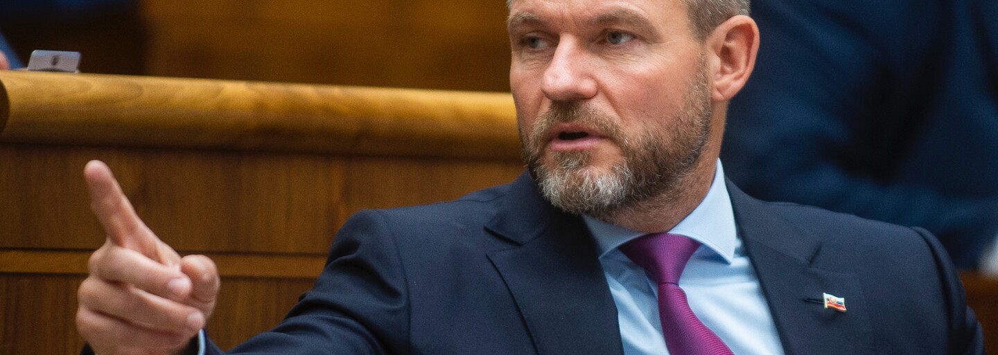 Pellegrini a Fico avizujú ďalšie referendum o predčasných voľbách. Chceli by ho na jeseň