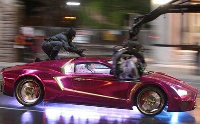 Perfektné auto pre šialeného zločinca. Joker zo Suicide Squad sa má čím chváliť Perfektné auto pre šialeného zločinca. Joker zo Suicide Squad sa má čím chváliť