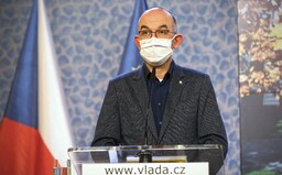 PES je už druhý den na 4. stupni. Hrozí opětovné zavření restaurací, obchodů a služeb