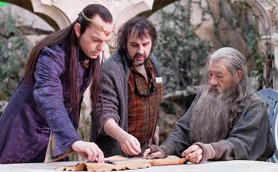 Peter Jackson se možná vrátí k Pánu prstenů. Amazon shání režiséry a tvůrce ke svému miliardovému seriálu ze Středozemě Peter Jackson se možná vrátí k Pánu prstenů. Amazon shání režiséry a tvůrce ke svému miliardovému seriálu ze Středozemě