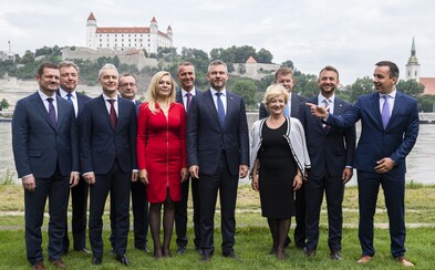 Peter Pellegrini si zo SMERU-SD berie ďalších poslancov. Predstavil 10 ľudí, s ktorými založí novú stranu Peter Pellegrini si zo SMERU-SD berie ďalších poslancov. Predstavil 10 ľudí, s ktorými založí novú stranu