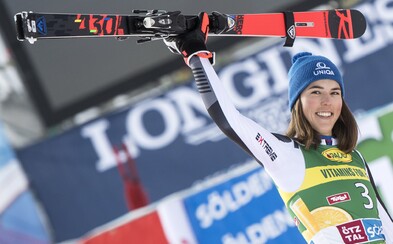 Petra Vlhová vyhrala prvé kolo svetového pohára v alpskom lyžovaní Petra Vlhová vyhrala prvé kolo svetového pohára v alpskom lyžovaní