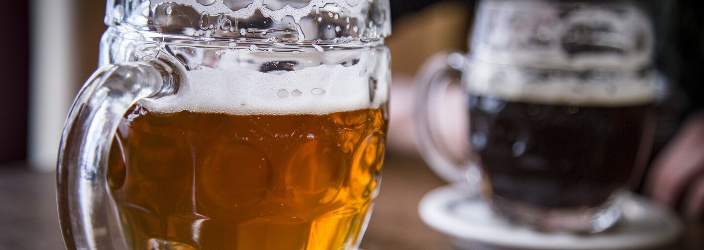 Pijte pivo, radí magistrát Prahy. Město bojuje proti smogu originálním způsobem